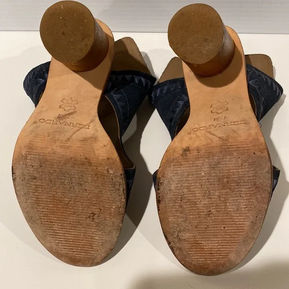 Bernardo Suede Sandals, Size 7 1/2 - Picture 6 of 11